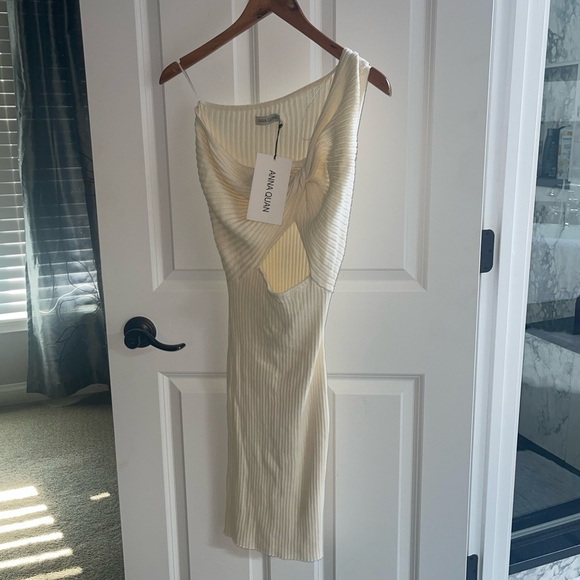 NEW ANNA QUAN Zali One-Shoulder Minidress Ivory Elegant Off-Shoulder Cream Dress - Picture 5 of 12